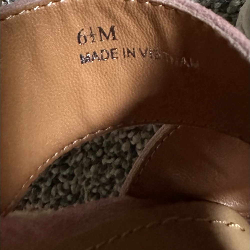 Lisa Vicky Gemi - V - Women’s Size 6.5 Suede Open Toe Wedge - Picture 6 of 7